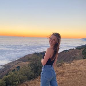 Meet your Posher, Abigail